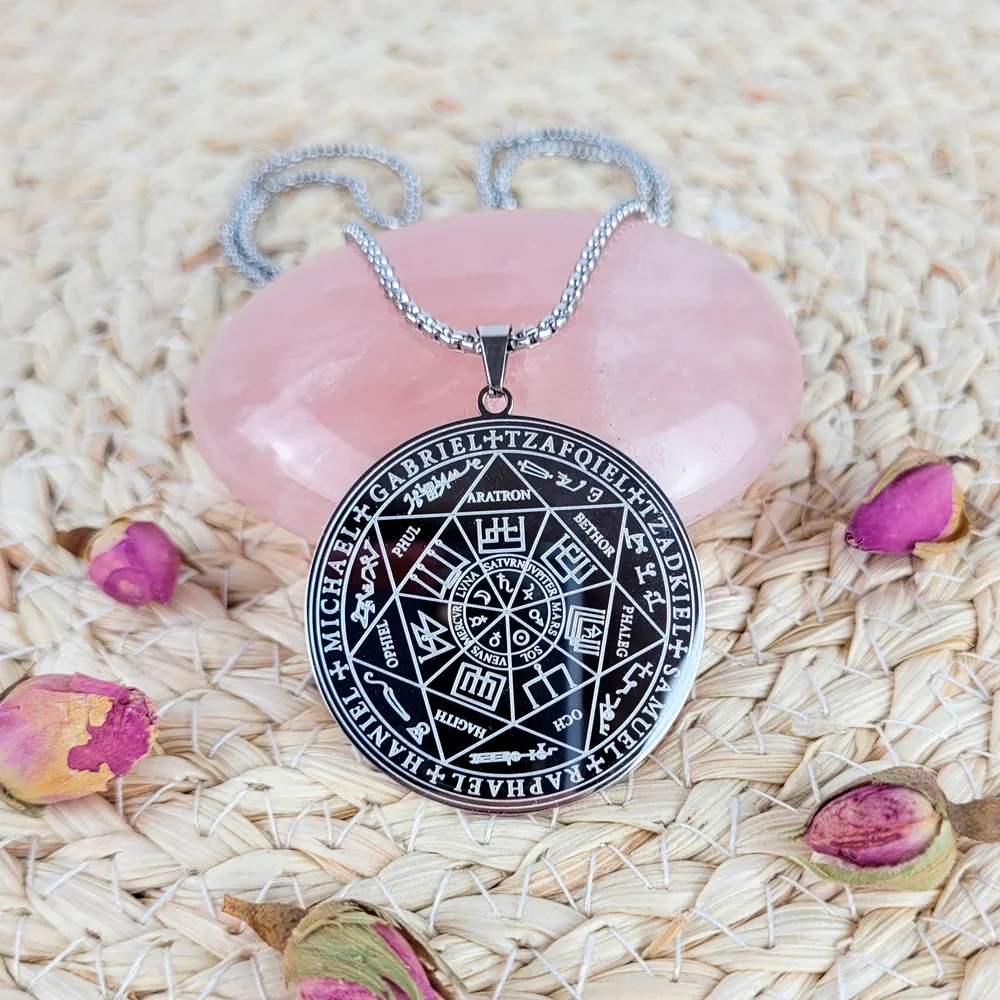 Ciondolo del Sigillo dei 7 Arcangeli in acciaio inossidabile, accompagnato dalla sua catenina, simbolo di protezione e forza spirituale