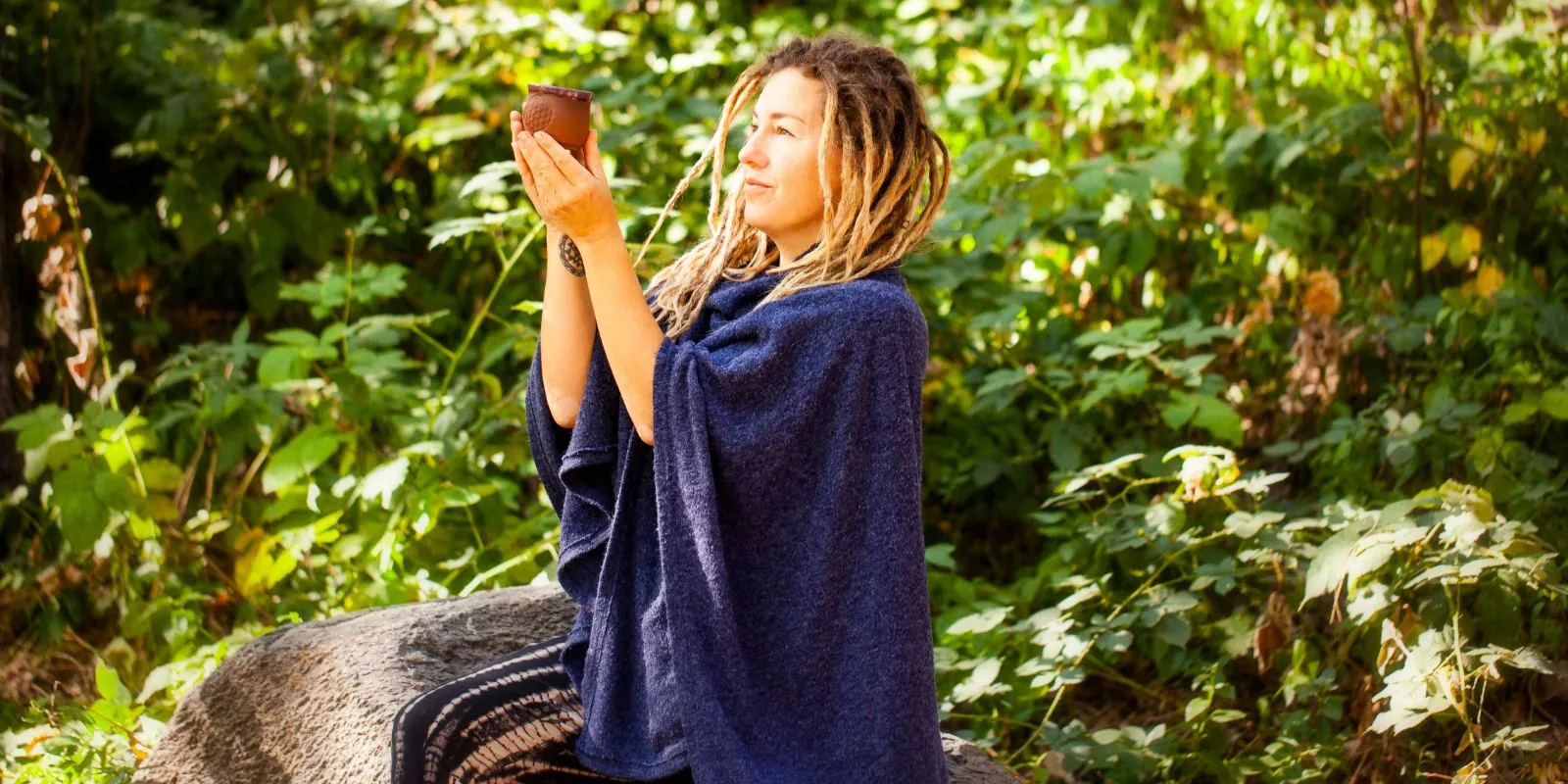 celebrare i Sabba nella natura onorando gli elementi