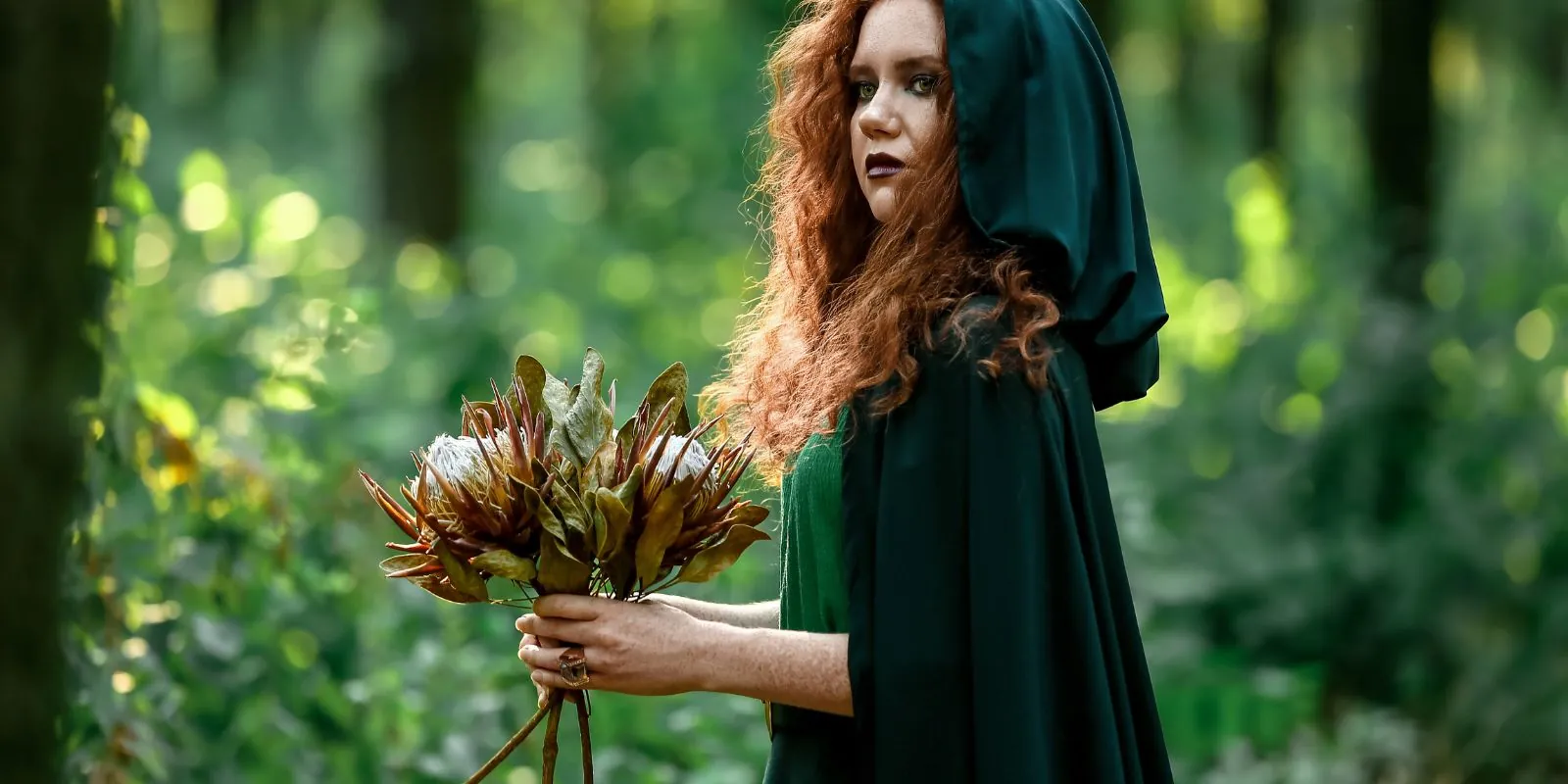 Strega Wicca nella natura