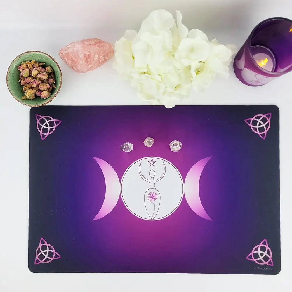tapis harmonisant de la triple déesse pour les rituels